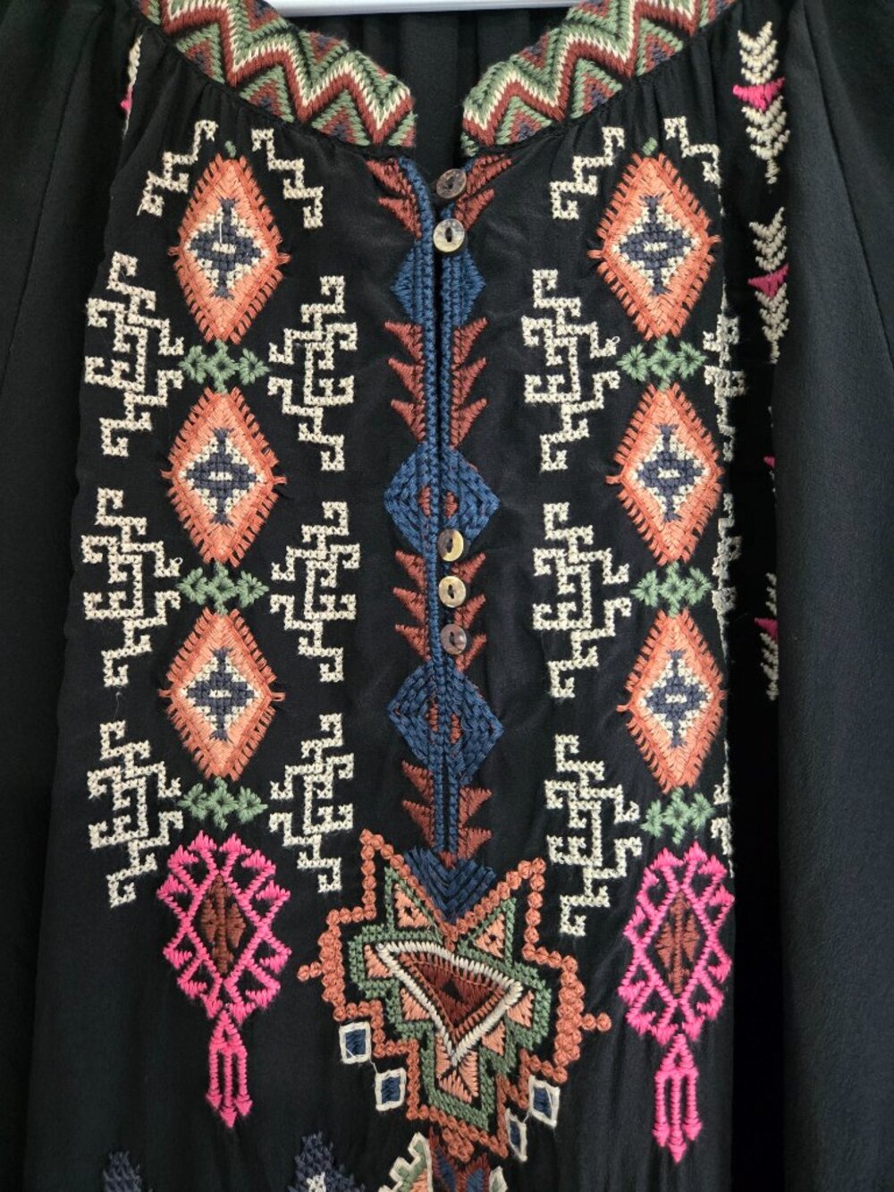Johnny Was Workshop Embroidered 100% Silk Tunic Boho blouse size Small Black - Picture 5 of 16